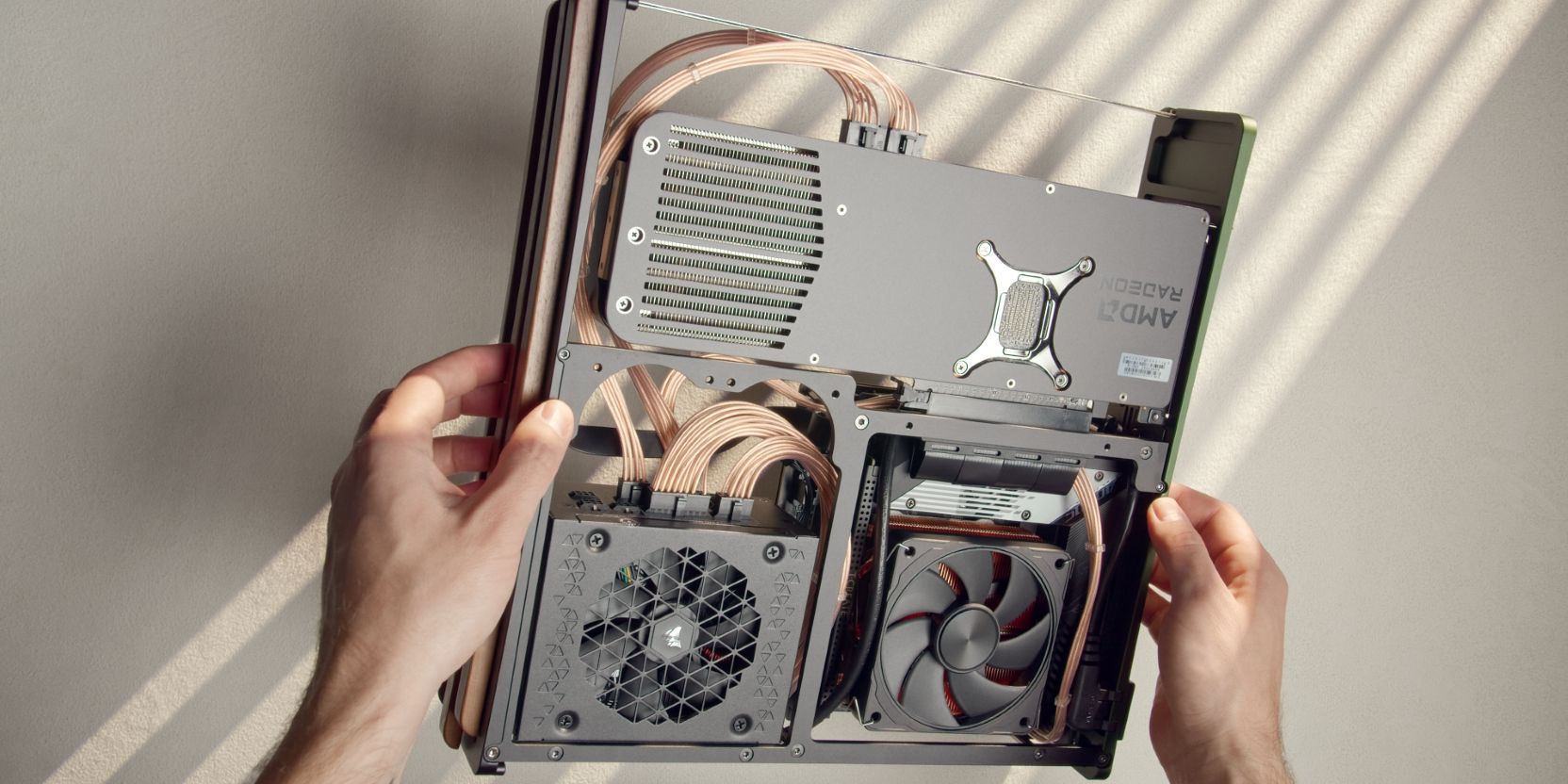 TETRA S Cable Management Back