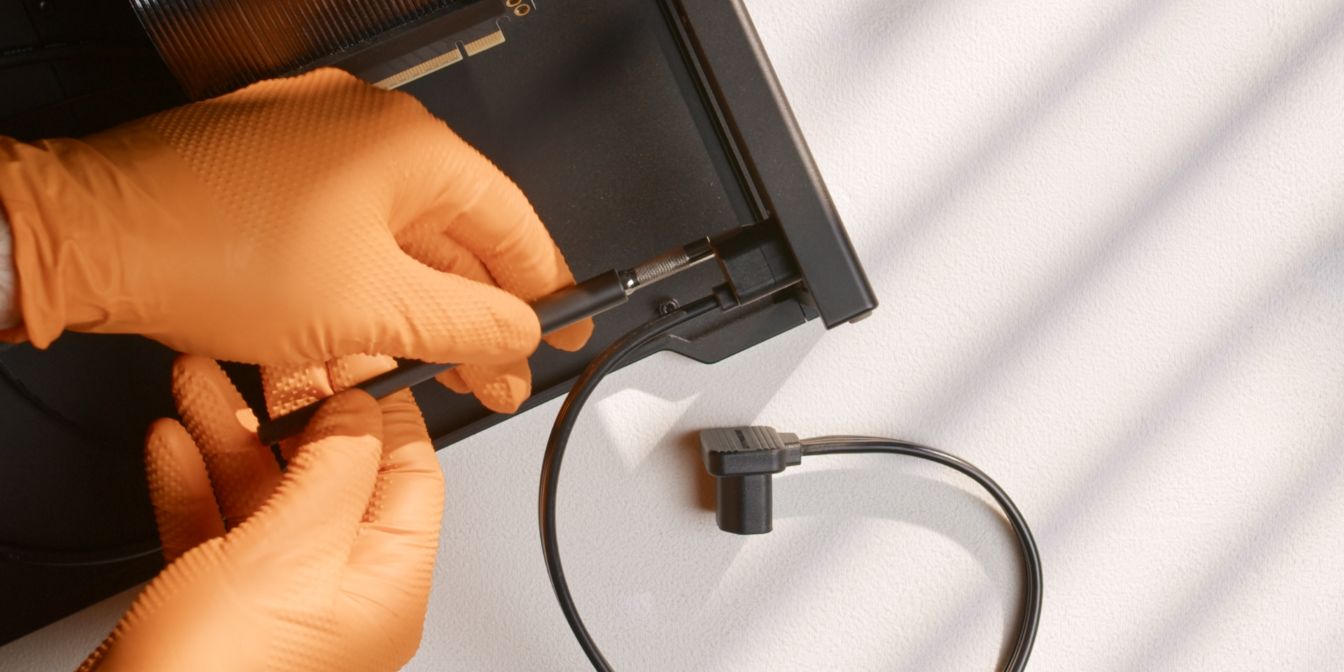 XiKii FF10 Power Cable Installation